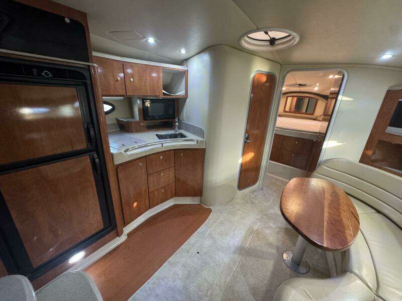 37ft Larson Yacht For Sale