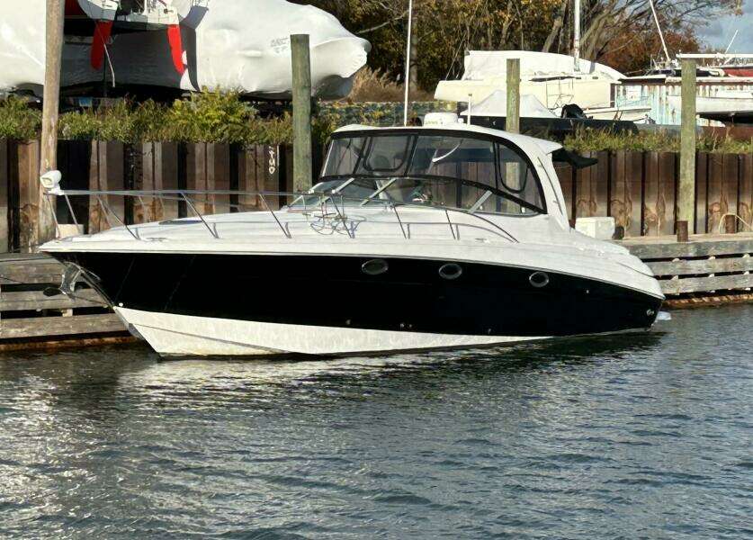 37ft Larson Yacht For Sale