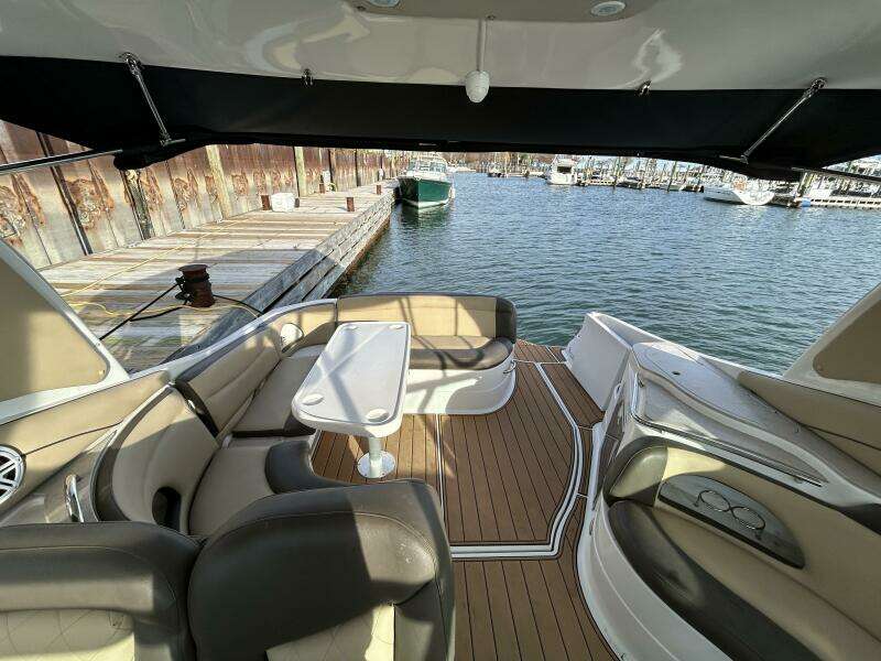 37ft Larson Yacht For Sale