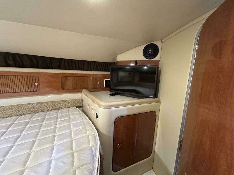 37ft Larson Yacht For Sale