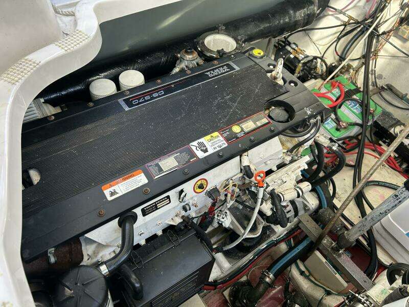 37ft Larson Yacht For Sale