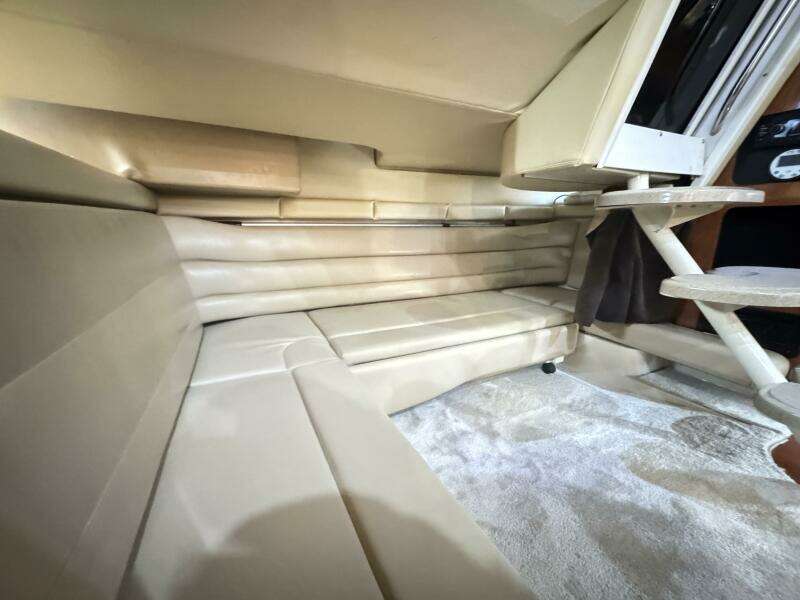 37ft Larson Yacht For Sale