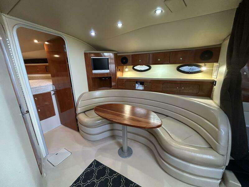 37ft Larson Yacht For Sale