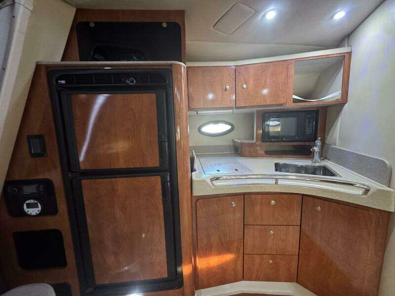 37ft Larson Yacht For Sale