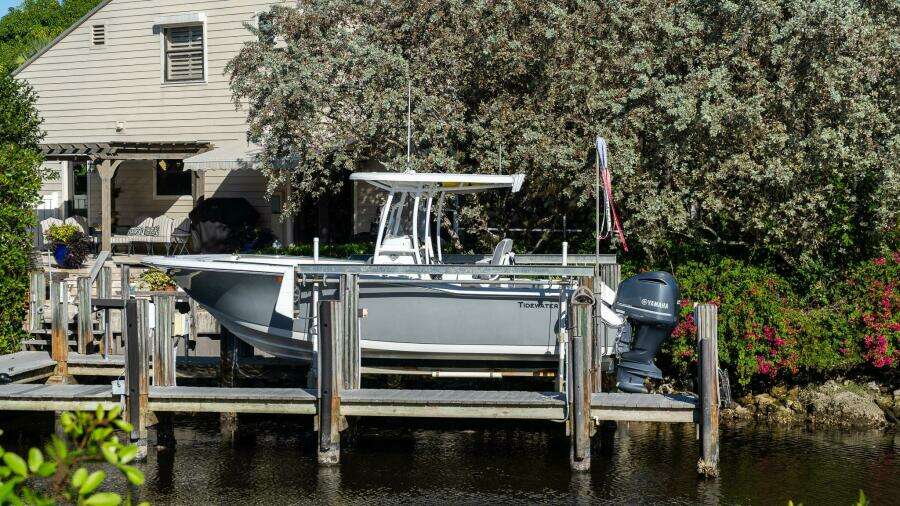 230 CC Adventure 23ft Tidewater Yacht For Sale