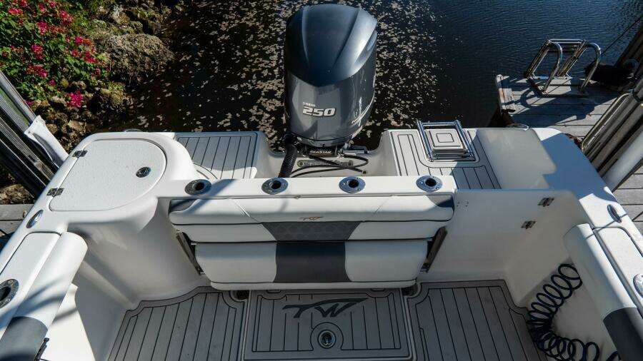 230 CC Adventure 23ft Tidewater Yacht For Sale