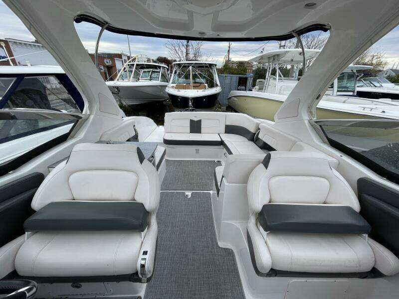 30ft Chaparral Yacht For Sale