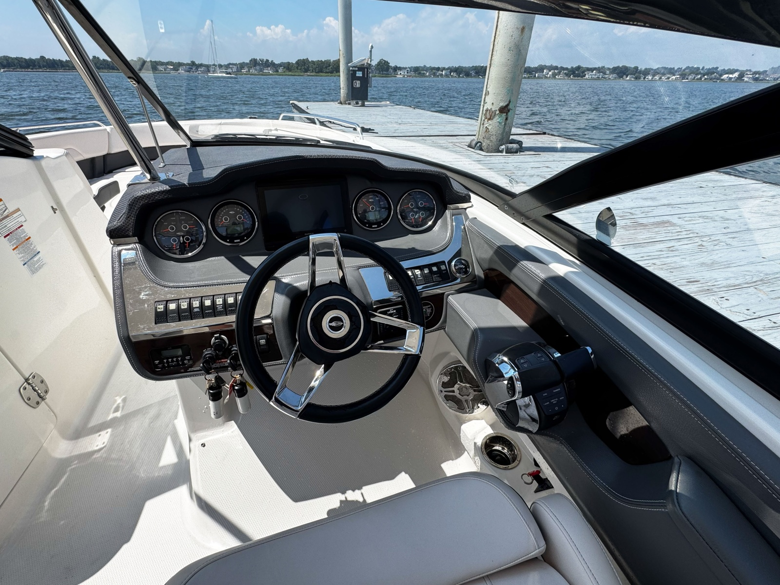 2017 Chaparral 307 SSX