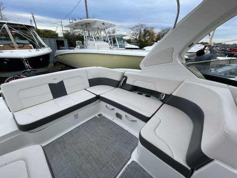 30ft Chaparral Yacht For Sale