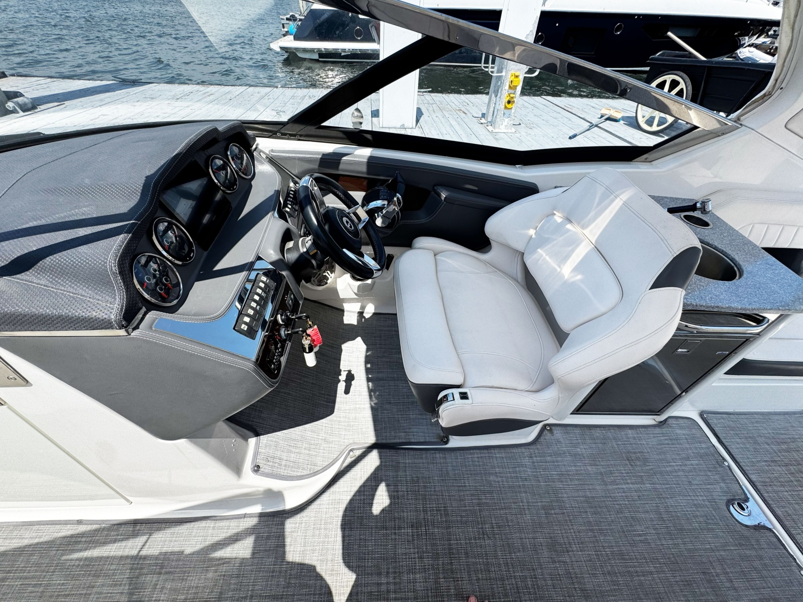 2017 Chaparral 307 SSX