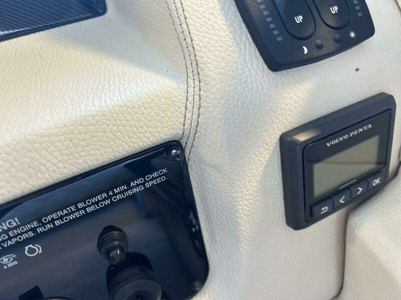 28ft Regal Yacht For Sale