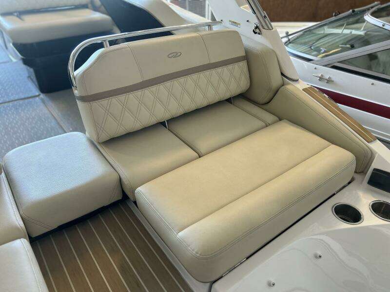 28ft Regal Yacht For Sale