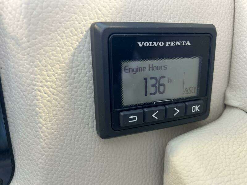 28ft Regal Yacht For Sale