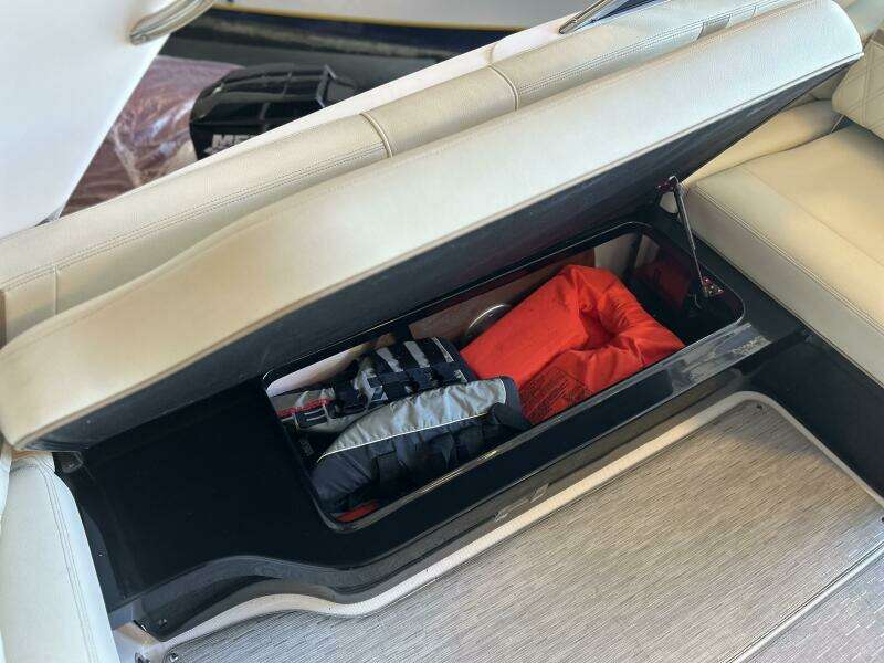 28ft Regal Yacht For Sale