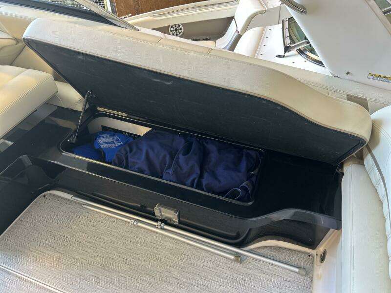 28ft Regal Yacht For Sale