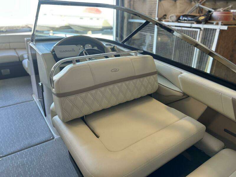 28ft Regal Yacht For Sale