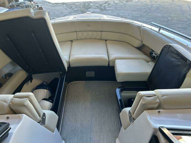 28ft Regal Yacht For Sale