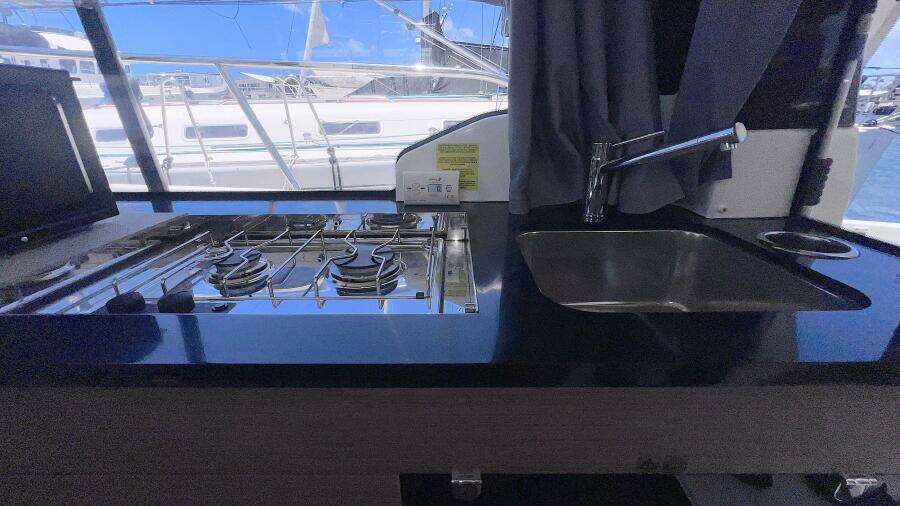 2020 Jeanneau Merry Fisher 1095 35ft Jeanneau Yacht For Sale