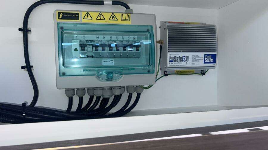 2020 Jeanneau Merry Fisher 1095 35ft Jeanneau Yacht For Sale