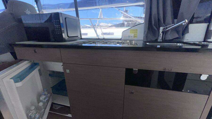 2020 Jeanneau Merry Fisher 1095 35ft Jeanneau Yacht For Sale