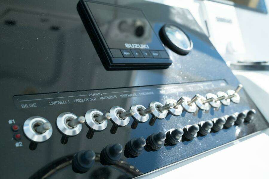 259 CC 25ft Sea Pro Yacht For Sale