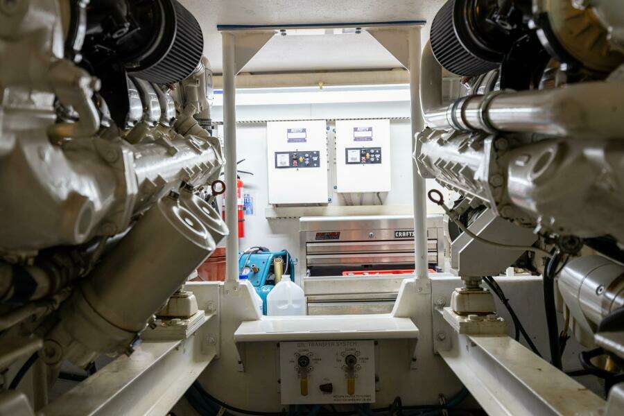 1998 Viking 50 Convertible 