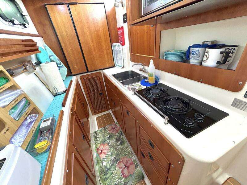 Seahawk 34ft PDQ Yacht For Sale