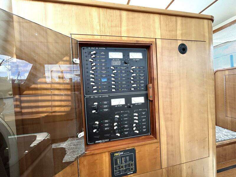 Seahawk 34ft PDQ Yacht For Sale