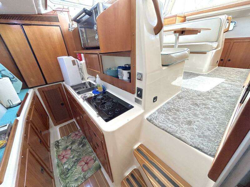 Seahawk 34ft PDQ Yacht For Sale