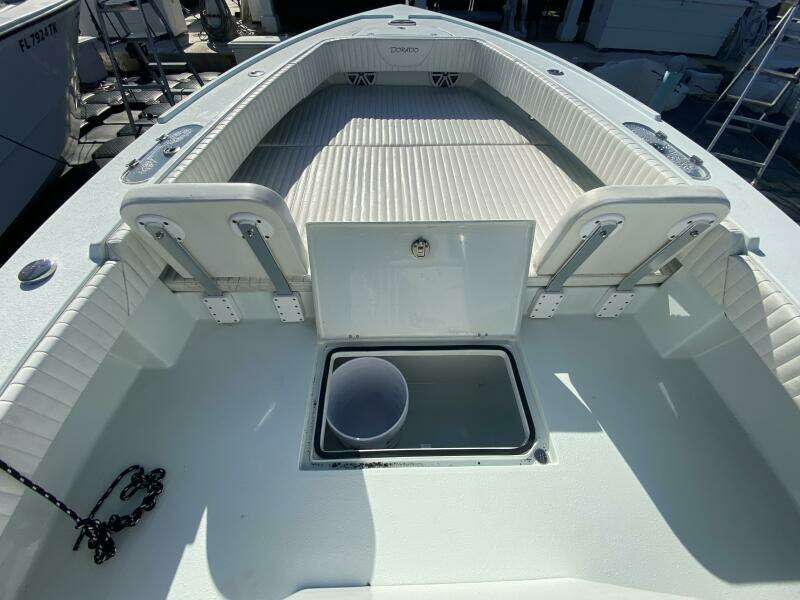 2023 Dorado 25 SE - Bow Seating