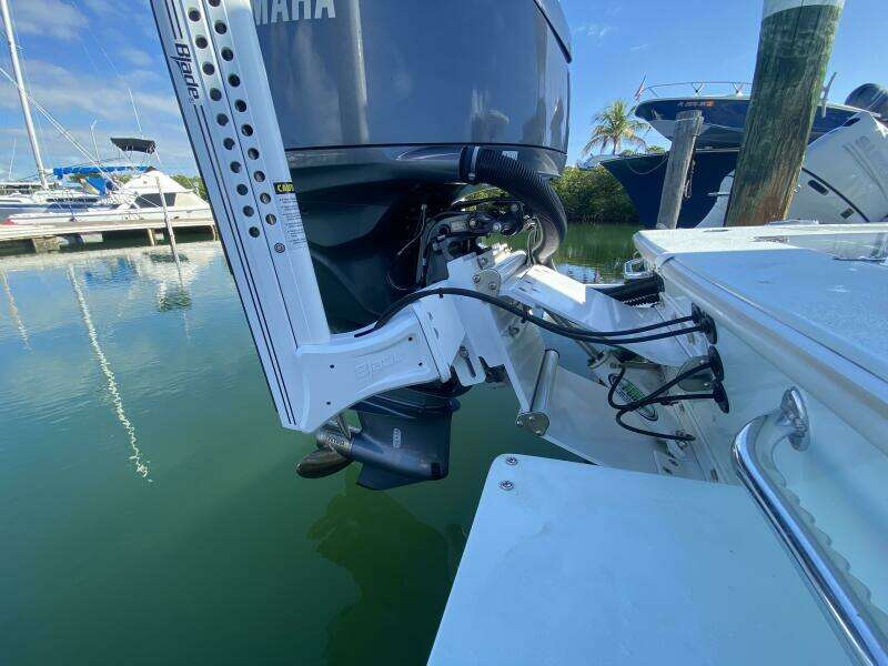 2023 Dorado 25 SE - Power Poles