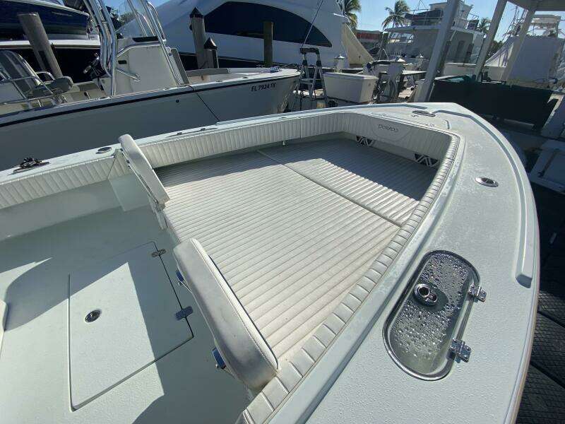 2023 Dorado 25 SE - Bow