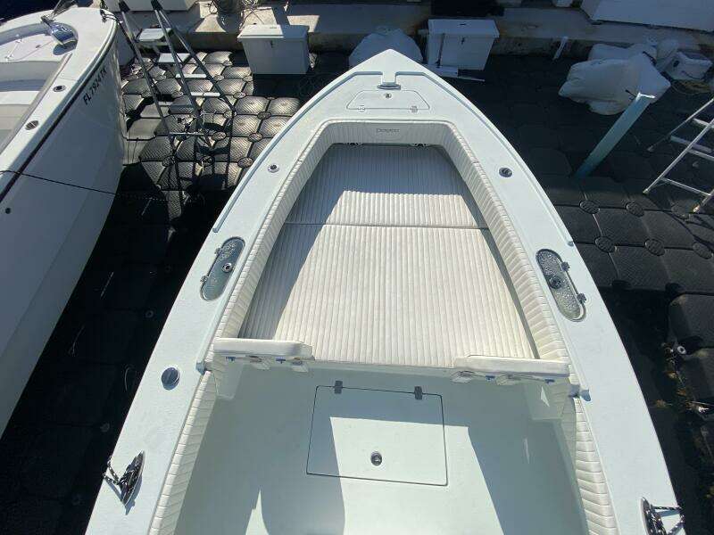 2023 Dorado 25 SE - Bow