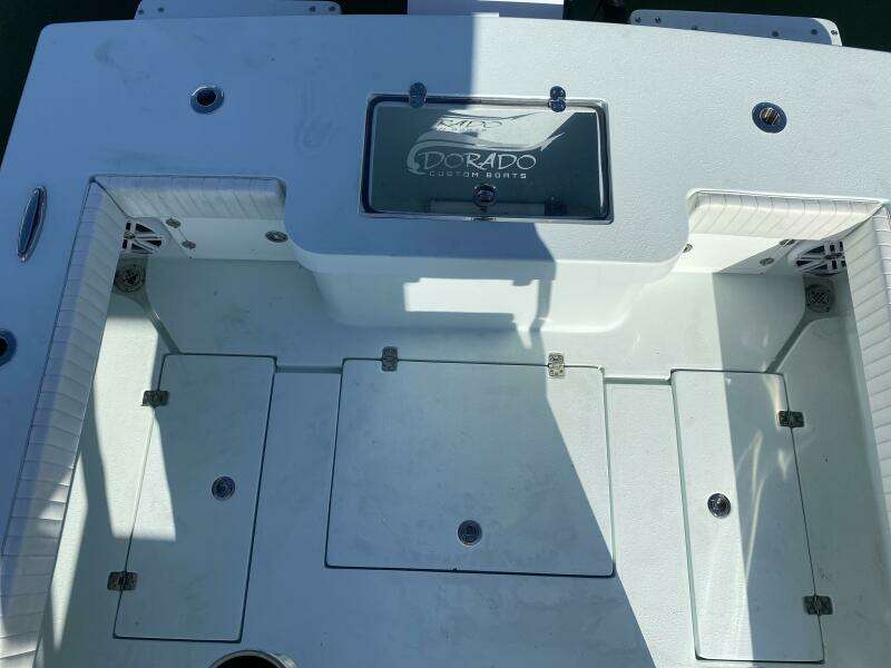 2023 Dorado 25 SE - Cockpit