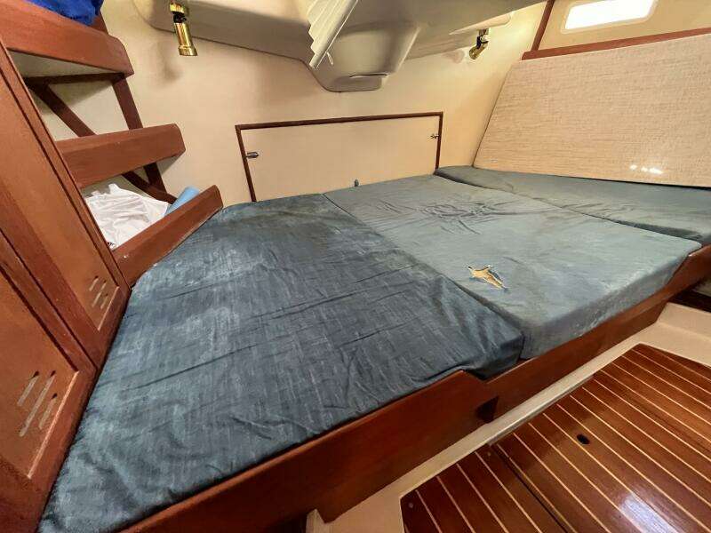 Heph Ze Bah 37ft Hunter Yacht For Sale