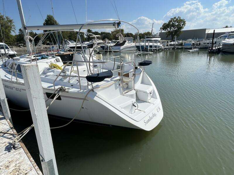 Heph Ze Bah 37ft Hunter Yacht For Sale