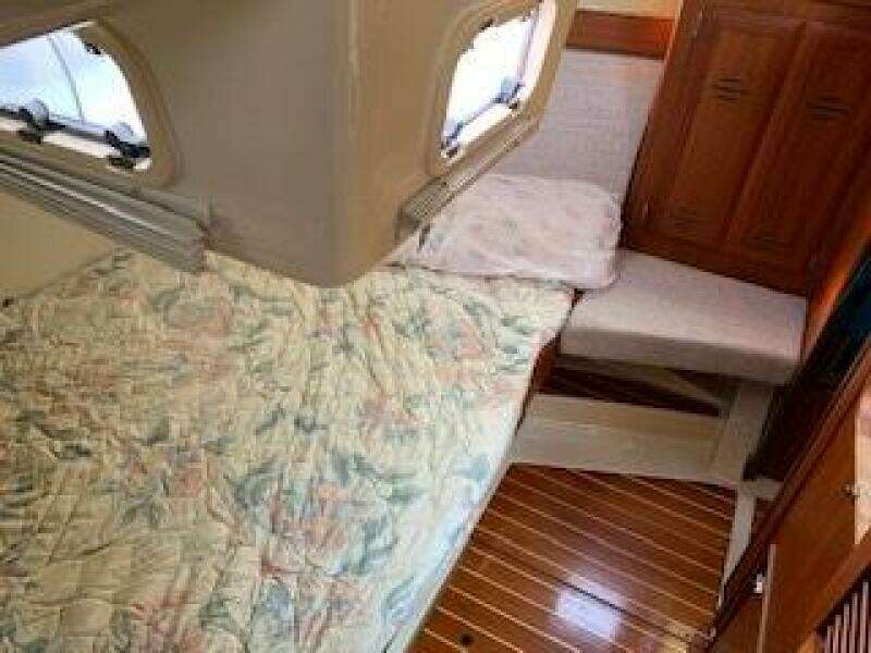 Heph Ze Bah 37ft Hunter Yacht For Sale