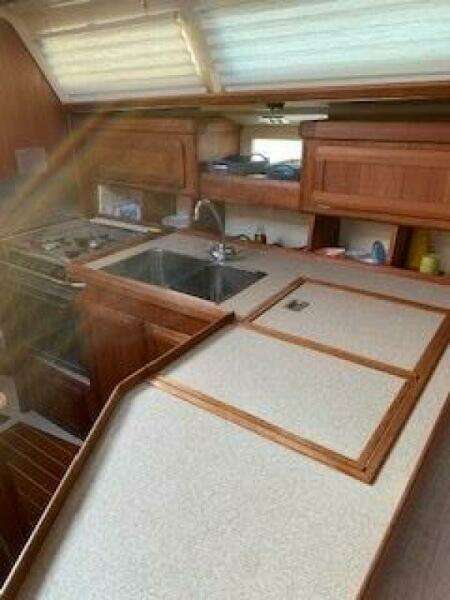 Heph Ze Bah 37ft Hunter Yacht For Sale