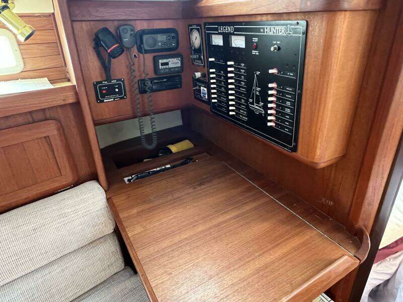 Heph Ze Bah 37ft Hunter Yacht For Sale