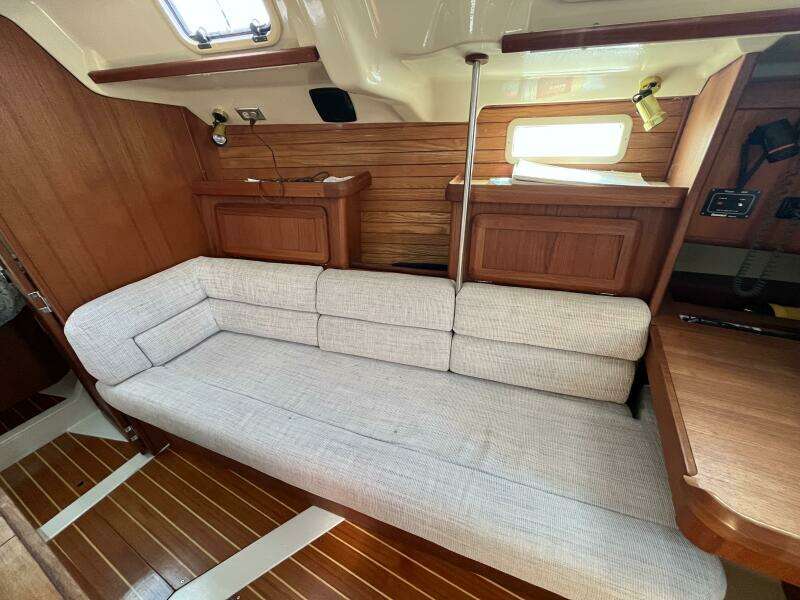 Heph Ze Bah 37ft Hunter Yacht For Sale
