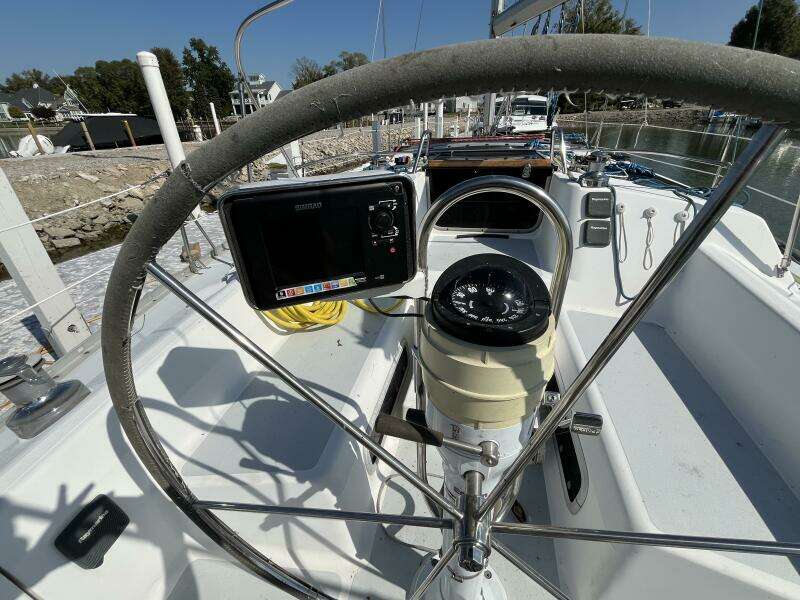 Heph Ze Bah 37ft Hunter Yacht For Sale