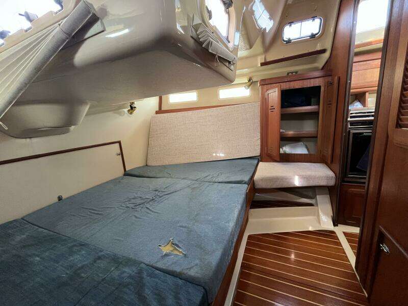 Heph Ze Bah 37ft Hunter Yacht For Sale