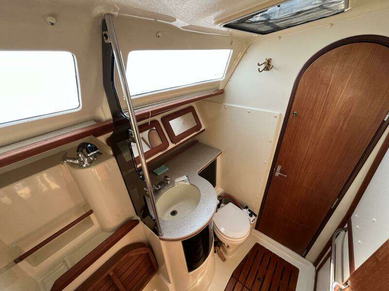 Heph Ze Bah 37ft Hunter Yacht For Sale