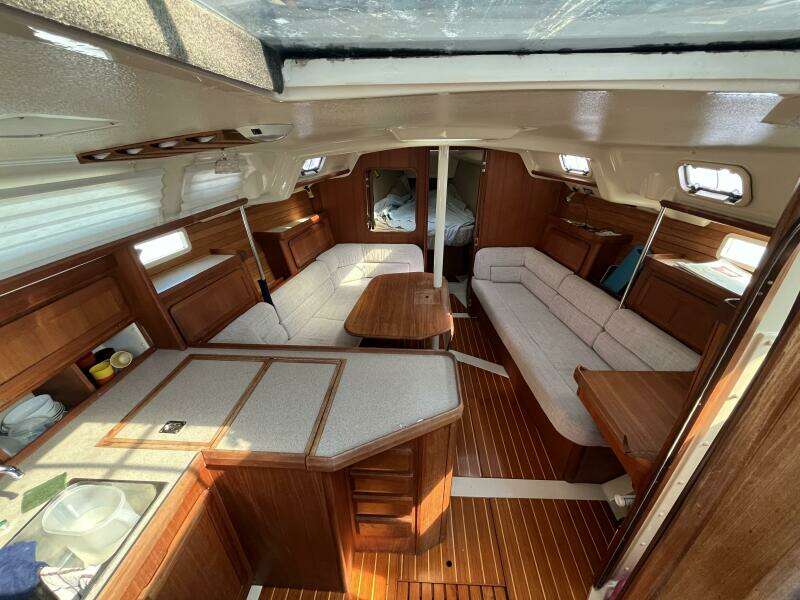 Heph Ze Bah 37ft Hunter Yacht For Sale