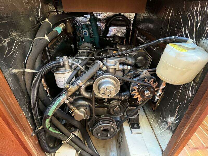 Heph Ze Bah 37ft Hunter Yacht For Sale