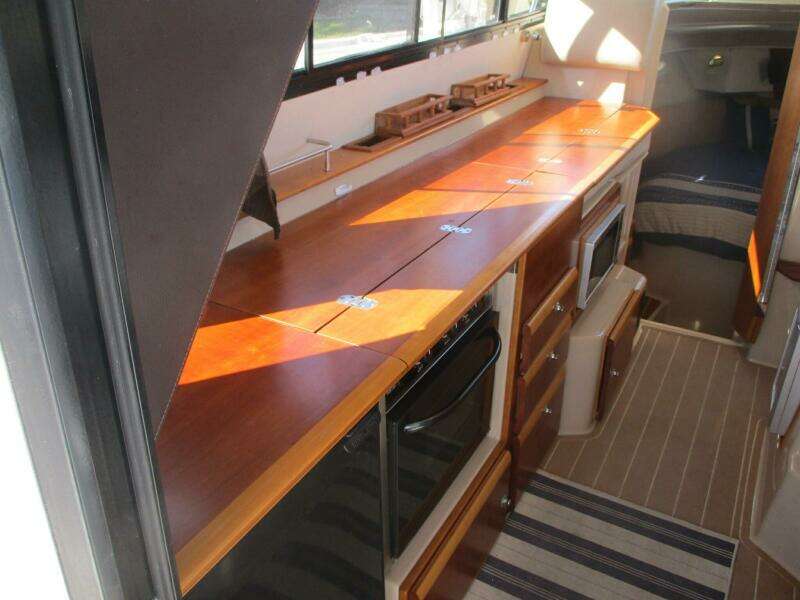 30ft Cutwater Yacht For Sale