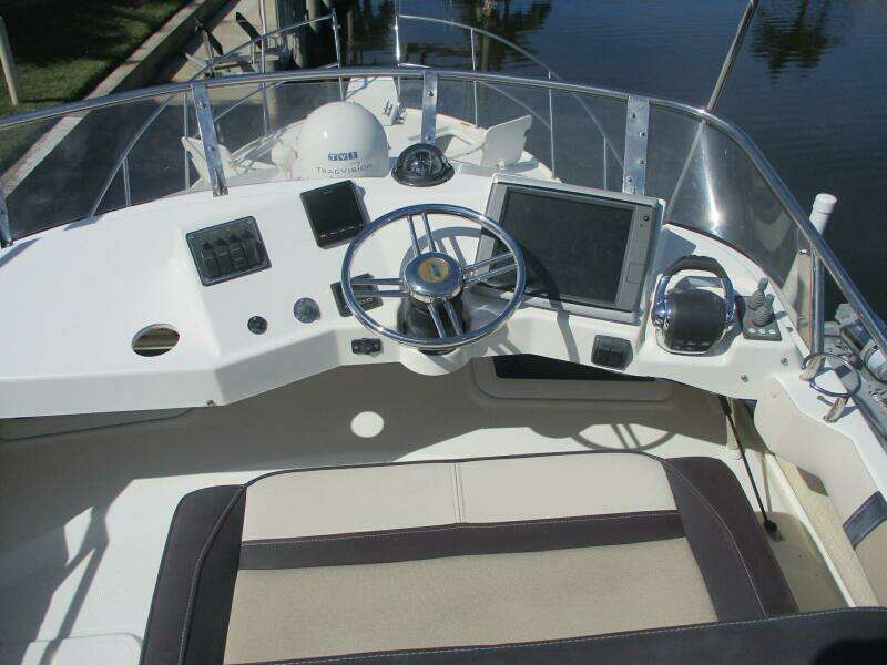 30ft Cutwater Yacht For Sale