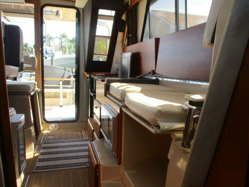 30ft Cutwater Yacht For Sale