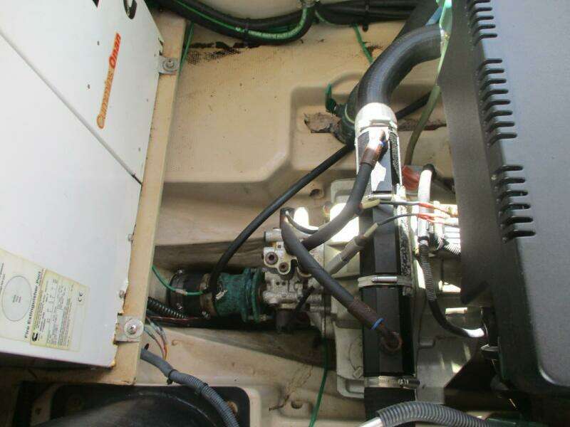 30ft Cutwater Yacht For Sale