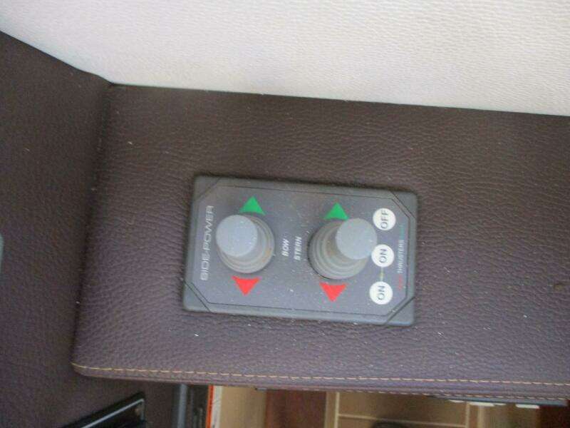 30ft Cutwater Yacht For Sale